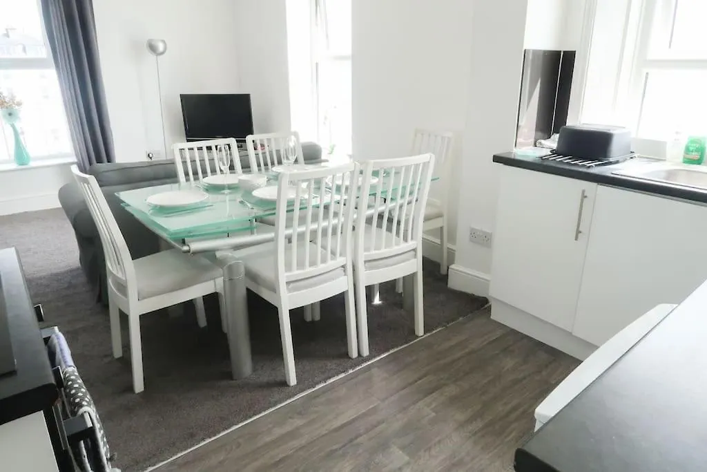 Farina No8, 3 Bedroom Sea View Apartment Sleeping 7 Guests 布里德灵顿