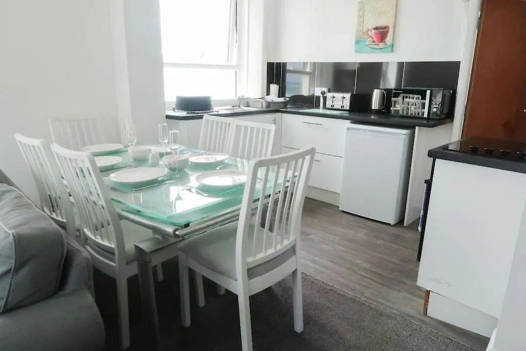 Farina No8, 3 Bedroom Sea View Apartment Sleeping 7 Guests 布里德灵顿
